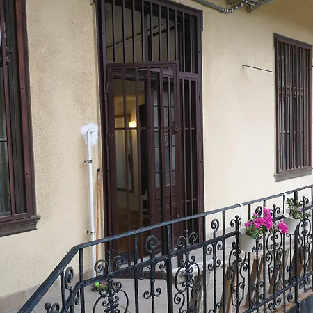 Tagas Napfenyes Lakas *