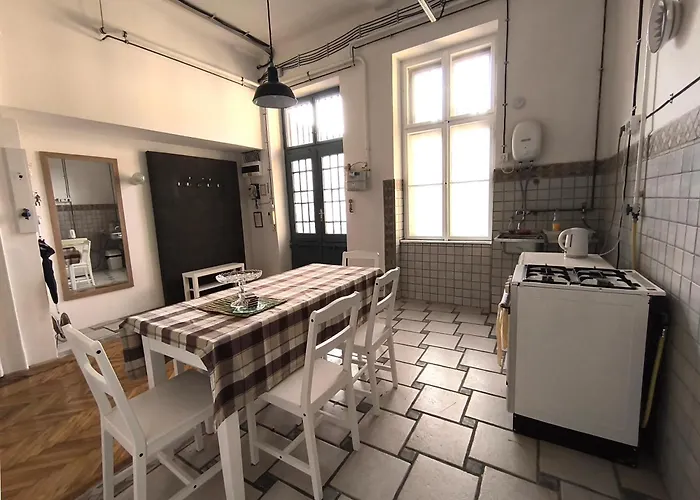 Tagas Napfenyes Lakas Apartament