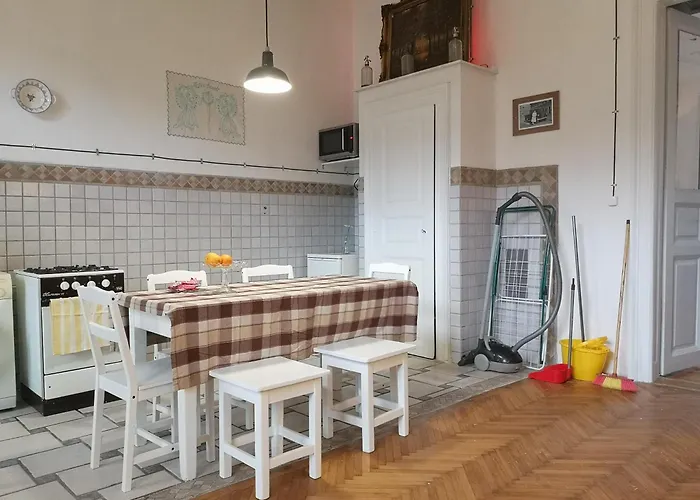 Tagas Napfenyes Lakas * Budapeszt