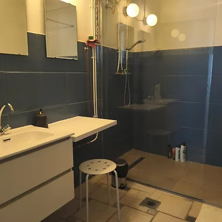 Tagas Napfenyes Lakas Boedapest