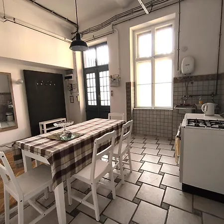 Tagas Napfenyes Lakas Appartement