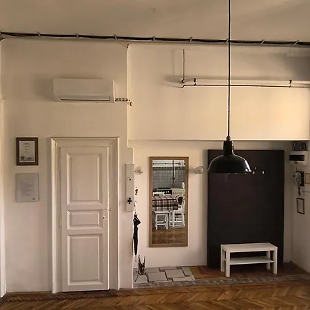 Tagas Napfenyes Lakas Appartement Boedapest