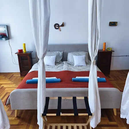 Tagas Napfenyes Lakas Apartament Budapesta