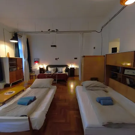 Apartament Tagas Napfenyes Lakas