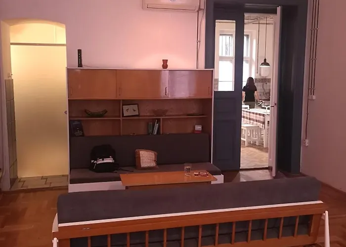 Tagas Napfenyes Lakas * Budapešť